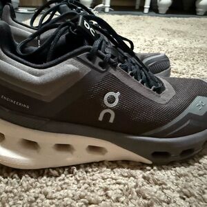 On Cloud Women’s Athletic Shoes Make An Offer